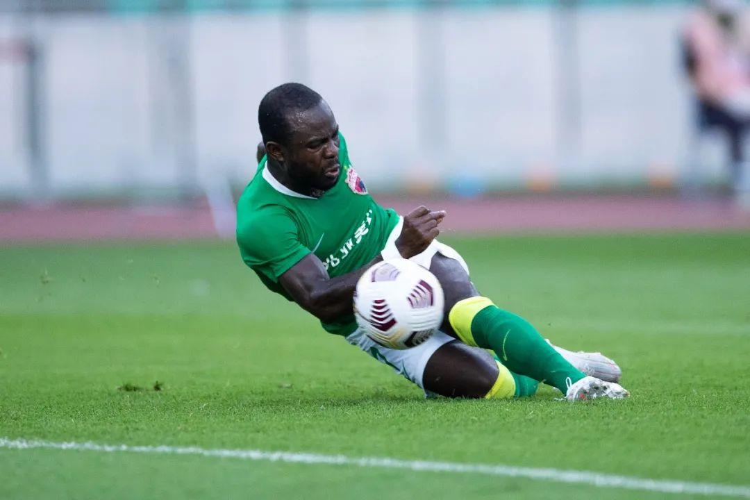 广东队鏖战青岛队，麦科勒姆刷新纪录