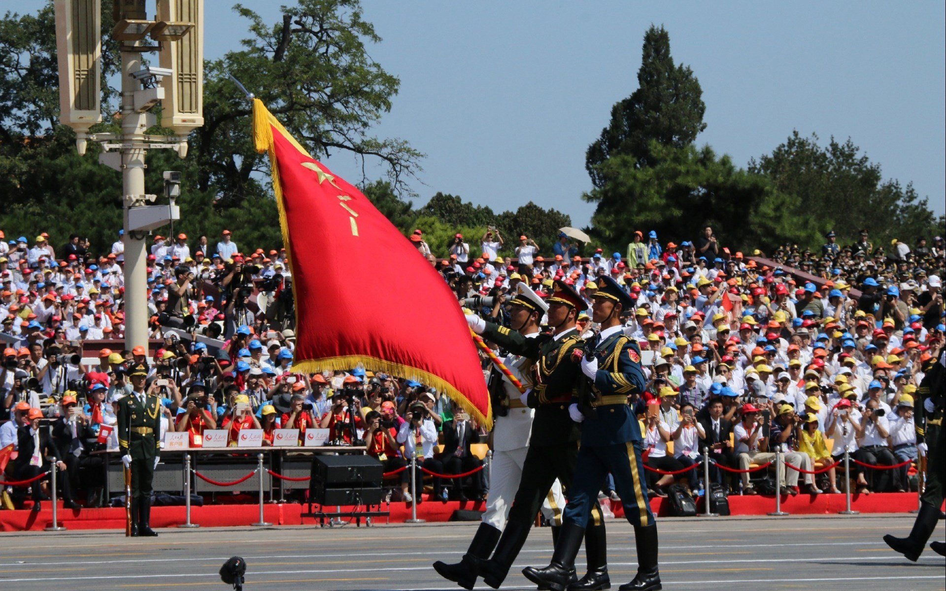 东方之子,当伊拉克冲垮阿森纳,克瓦拉茨赫利亚扛起的何止是那不勒斯