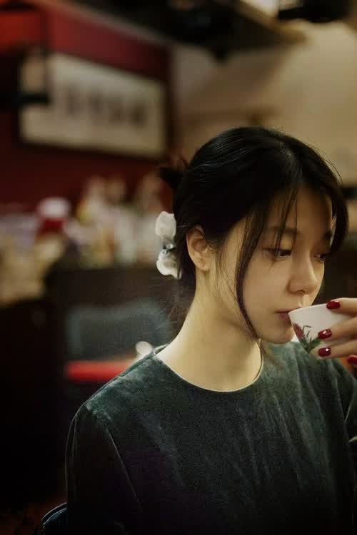 南美双雄的宿命对决，当智利铁骑踏碎乌拉圭防线，德容一剑封喉，2026世界杯F组的唯一剧本