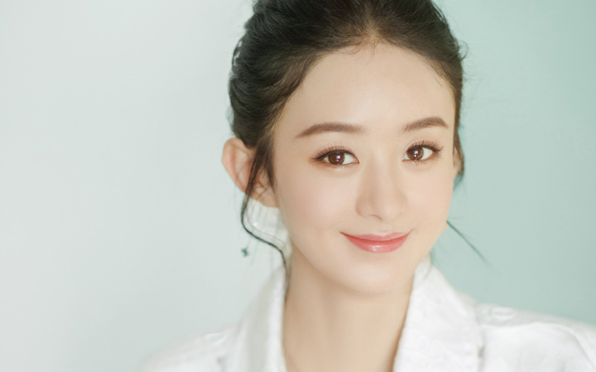 橙衣军团的黄昏,当莱万以一己之力,撕裂郁金香盛开的假象